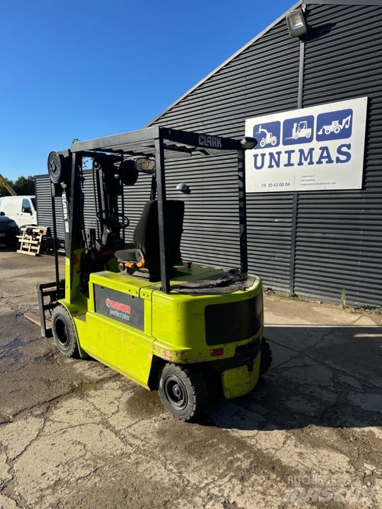Clark CM25 Electric Forklifts