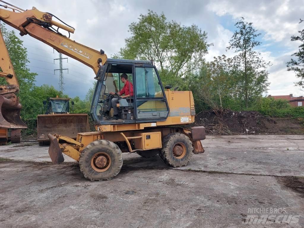 CASE 788 Wheeled Excavators