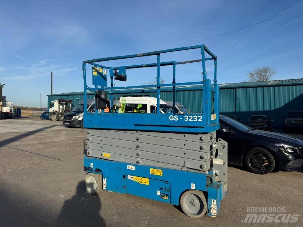 Genie GS 3232 Scissor Lifts