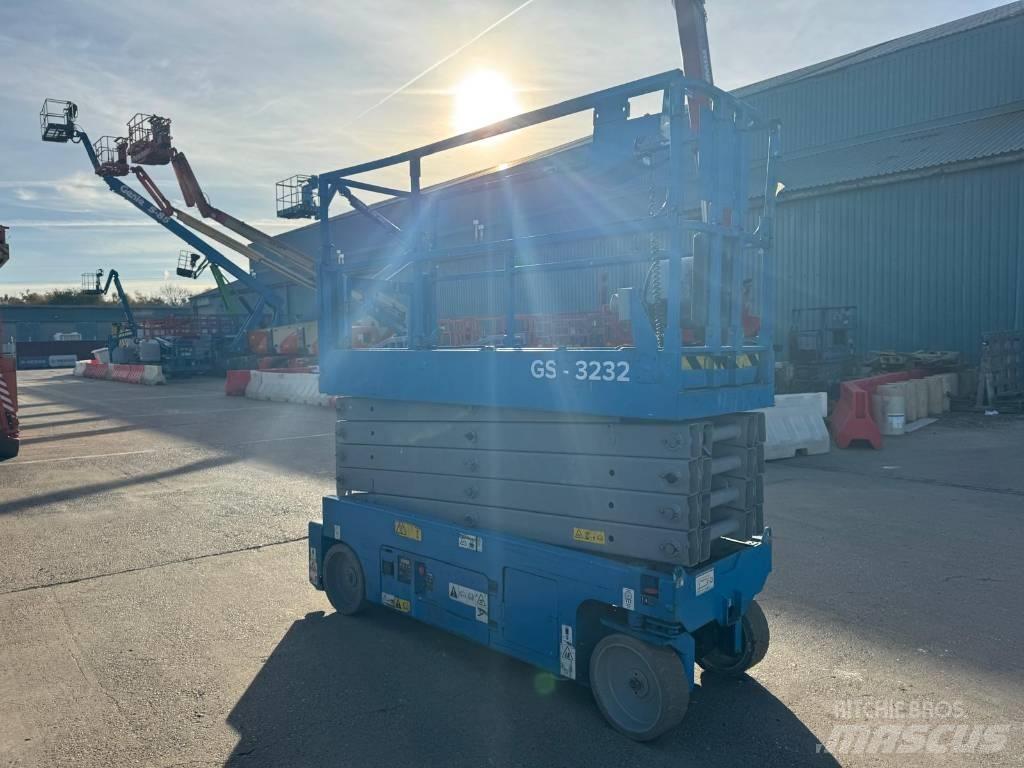 Genie GS 3232 Scissor Lifts