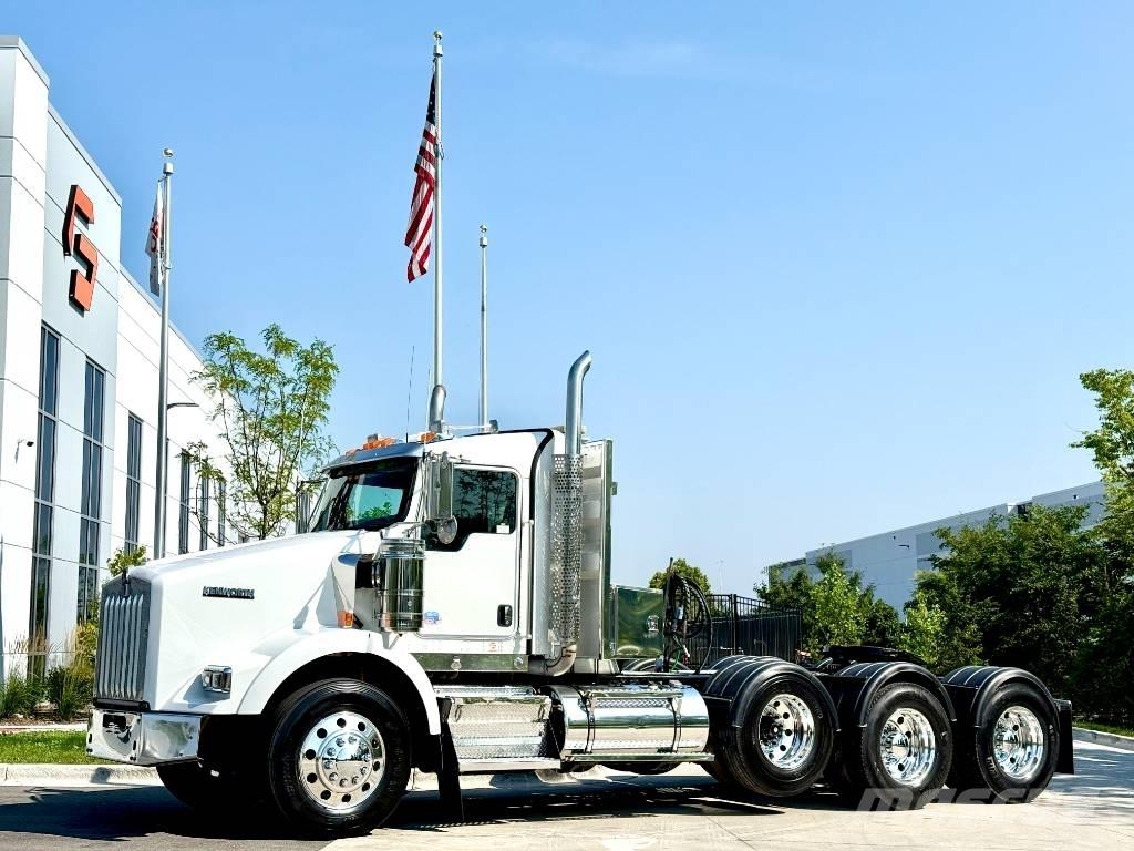 Kenworth T 800 Conventional Trucks / Tractor Trucks