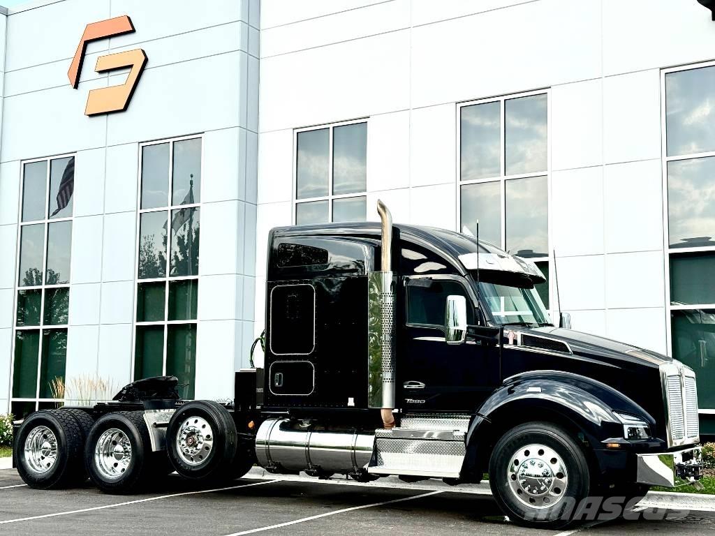 Kenworth T 880 Conventional Trucks / Tractor Trucks