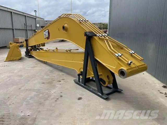 CAT 323 NG 18m Set Backhoes