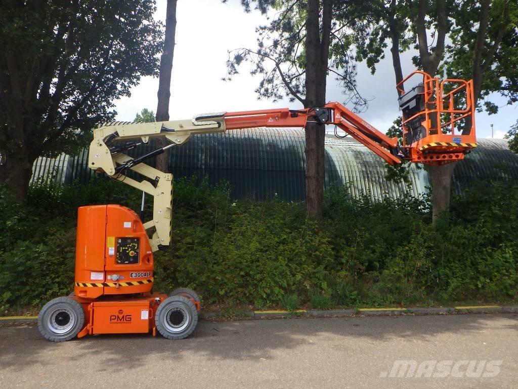 JLG E300AJP Articulated boom lifts