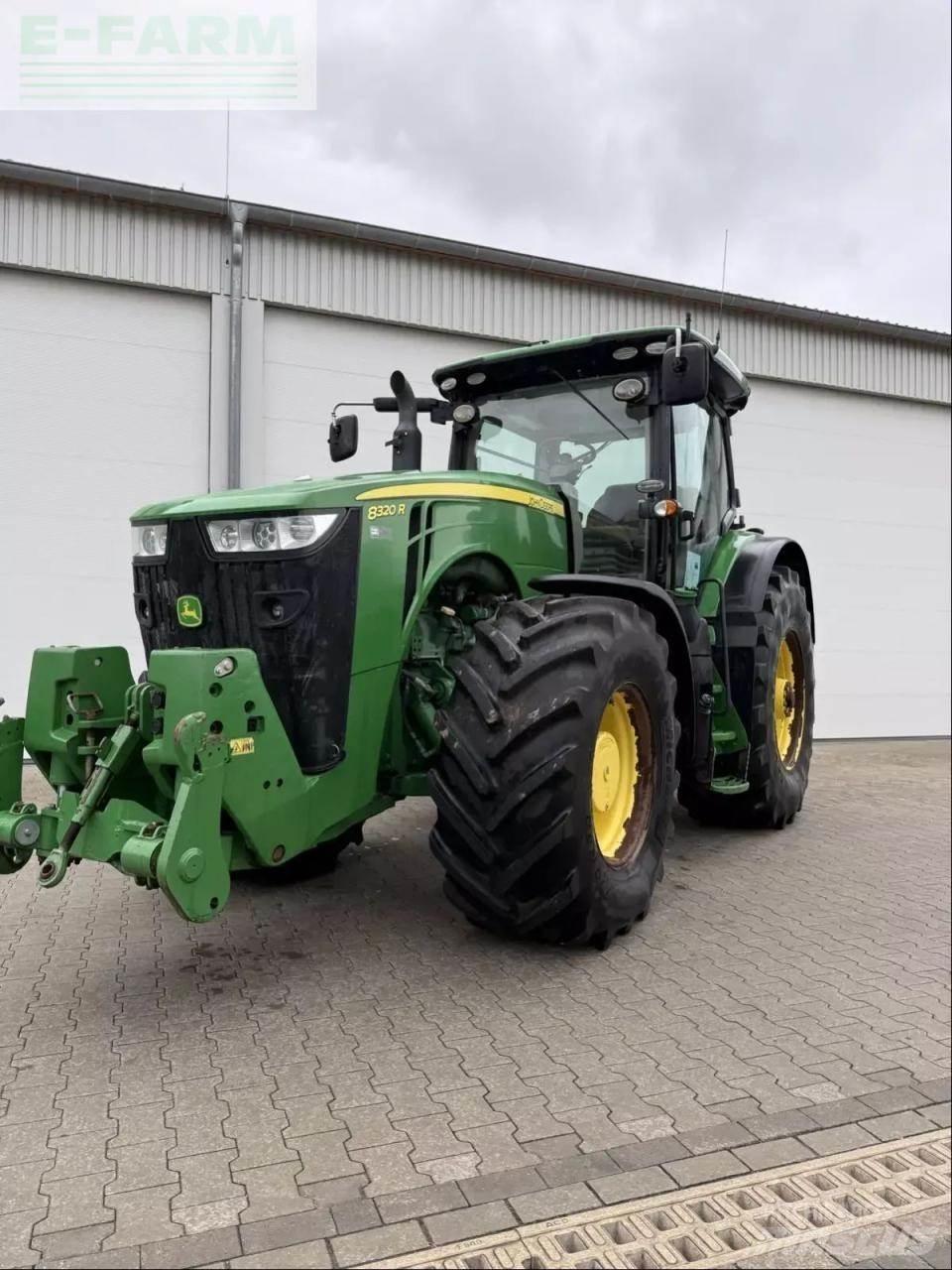 John Deere 8320 r Tractors