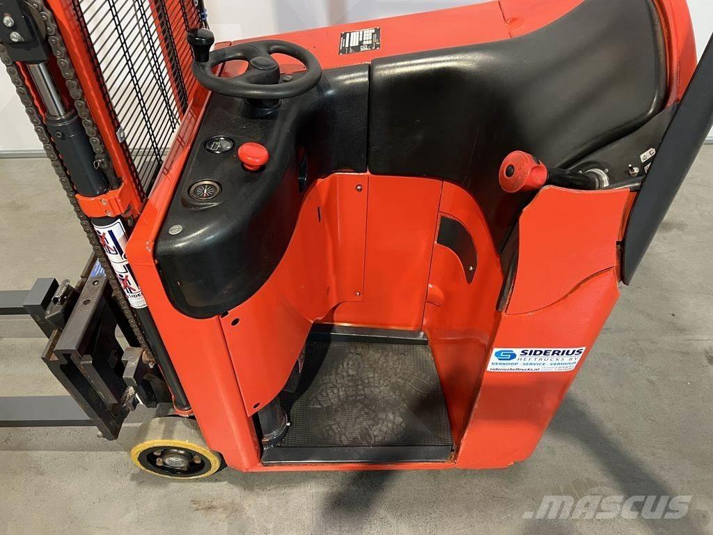 Linde E10 Pedestrian stacker