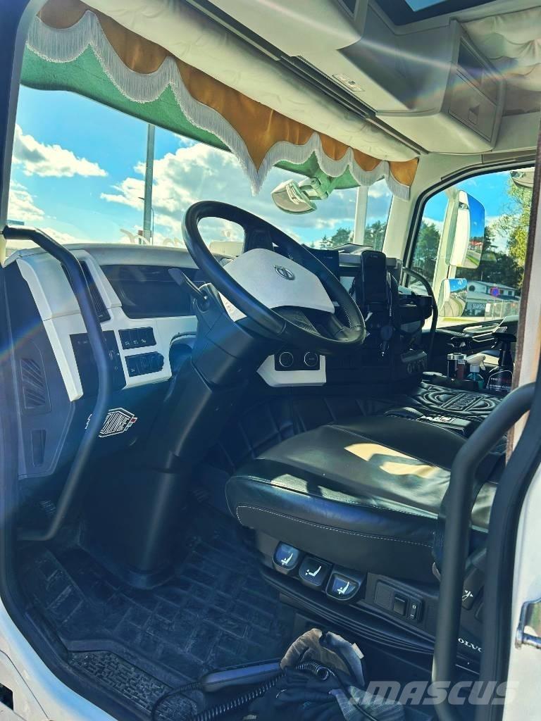 Volvo FM 380 4x2 Conventional Trucks / Tractor Trucks