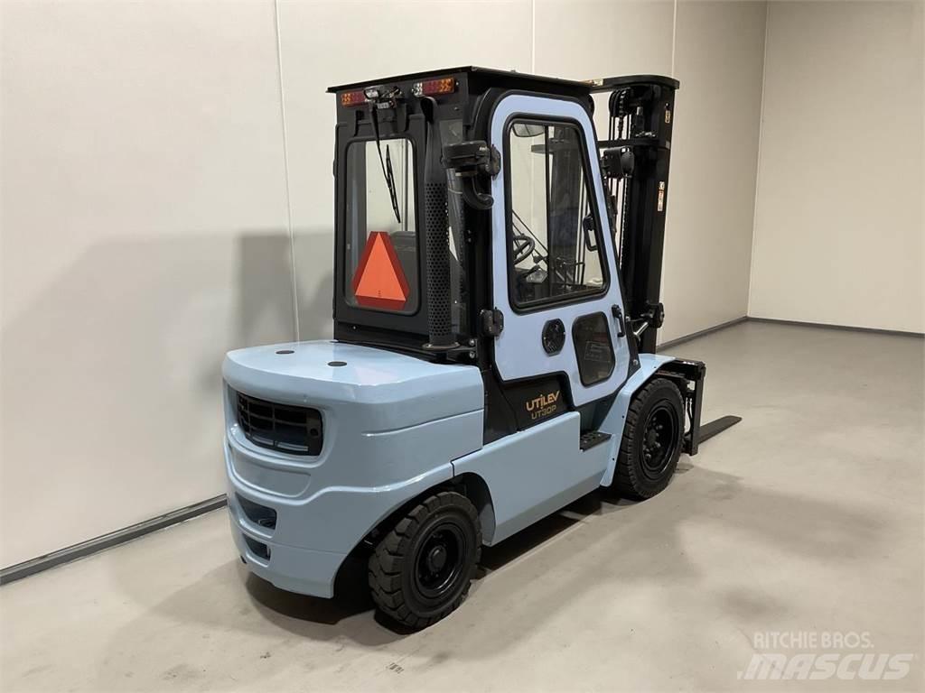Utilev UT30P Diesel Forklifts