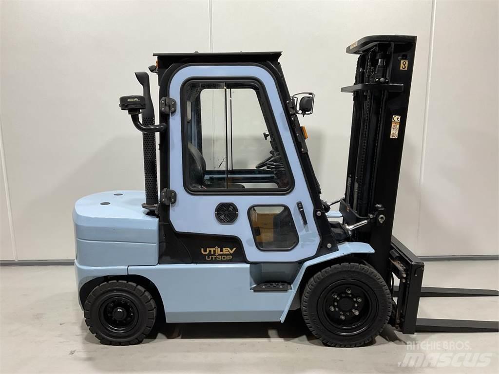 Utilev UT30P Diesel Forklifts