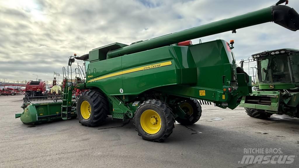 John Deere W 540 Combine Harvesters