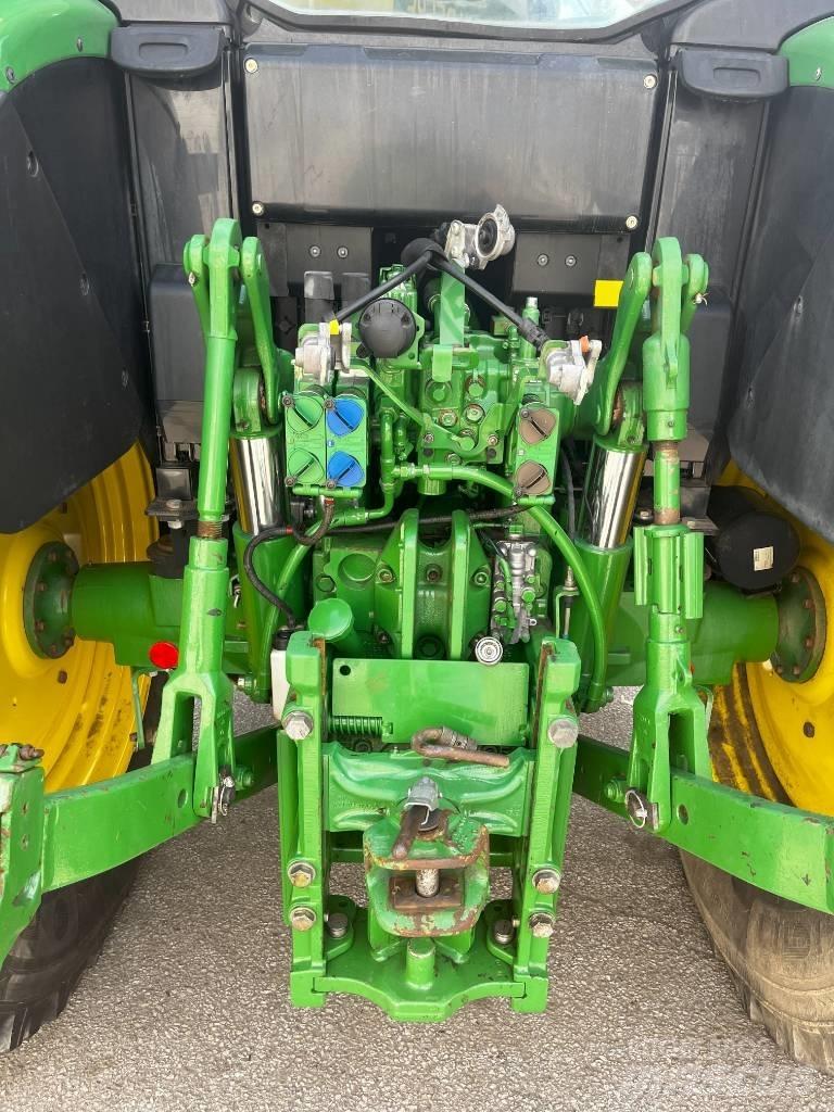 John Deere 6115 M Tractors