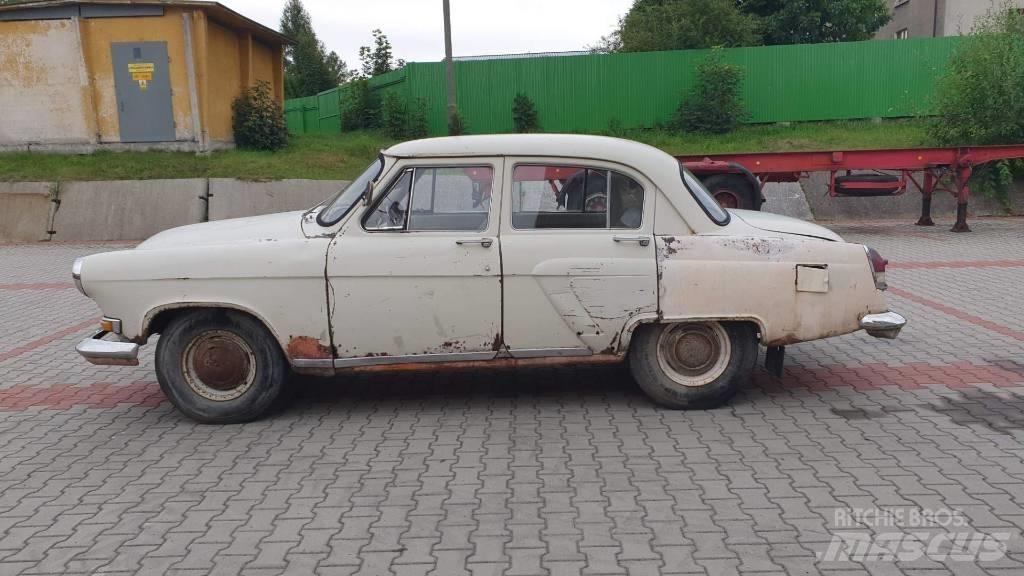  WOŁGA GAZ 21 Automobiles / SUVS