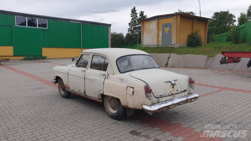  WOŁGA GAZ 21 Automobiles / SUVS