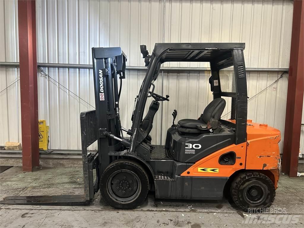 Doosan D30S-5 Diesel Forklifts