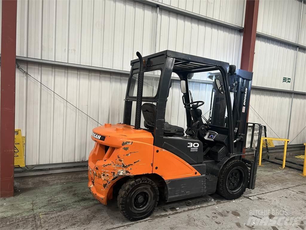 Doosan D30S-5 Diesel Forklifts