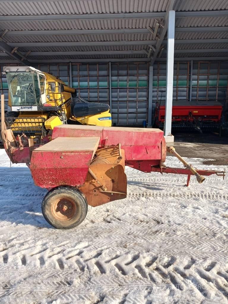 New Holland 265 Square Balers
