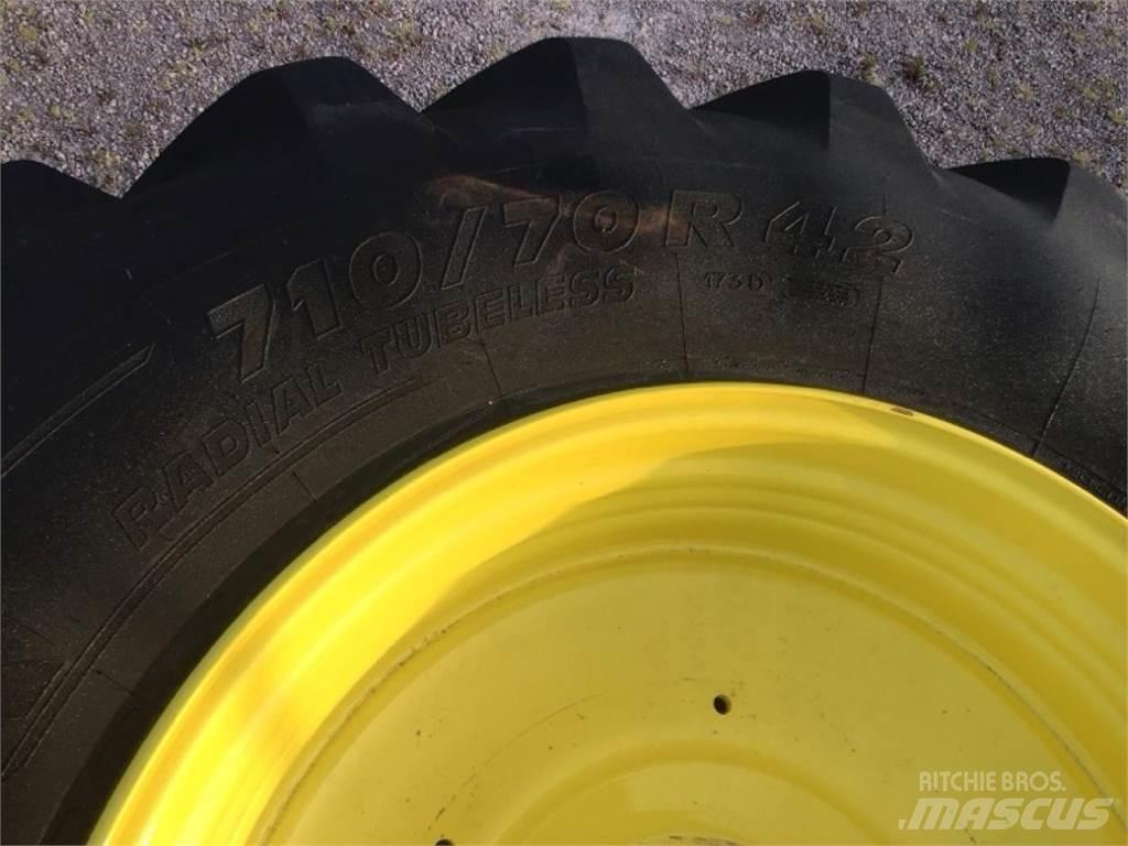 Michelin 710/70R42 Tires, wheels and rims