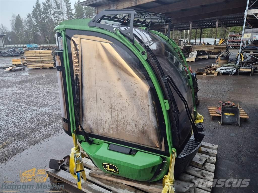 John Deere 1270G Cabins and interior