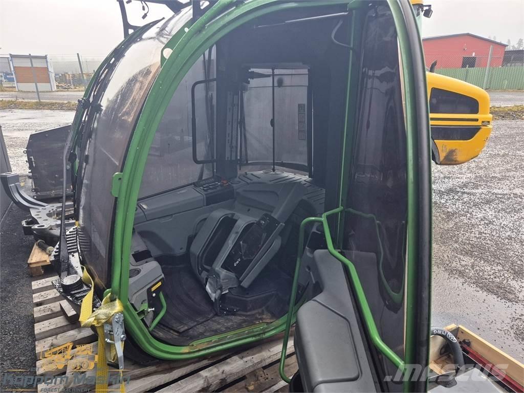 John Deere 1270G Cabins and interior