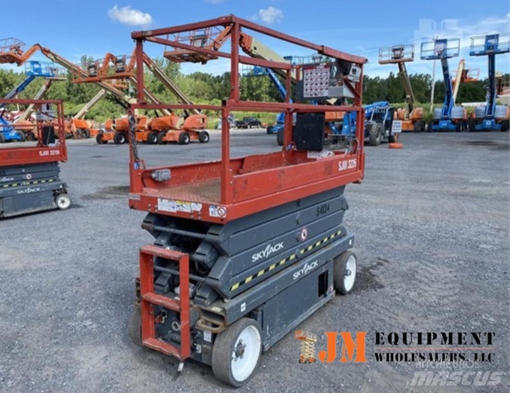 SkyJack SJ III 3226 Scissor Lifts