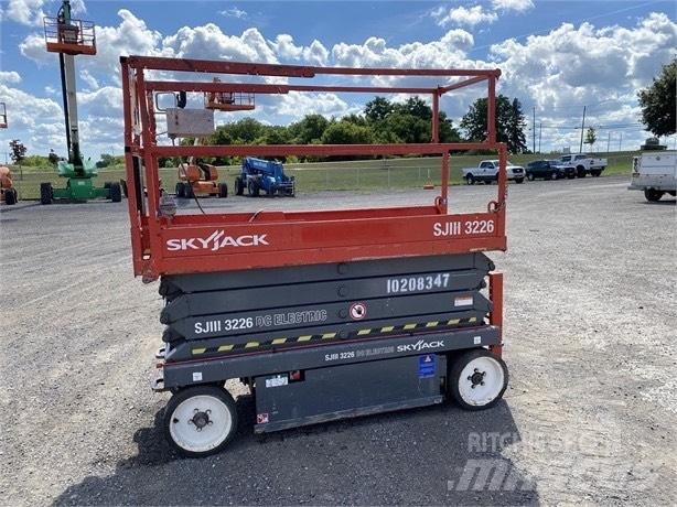 SkyJack SJ III 3226 Scissor Lifts
