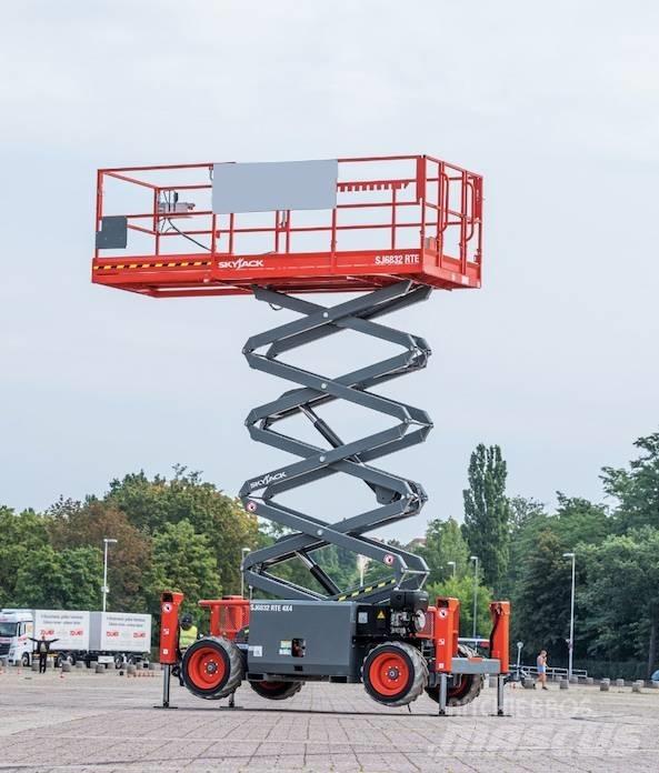 SkyJack 6832RTE Scissor Lifts