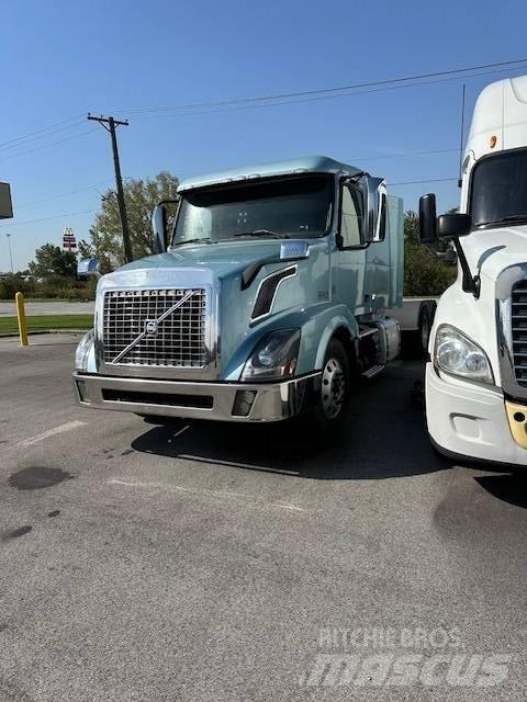 Volvo VNL 430 Conventional Trucks / Tractor Trucks