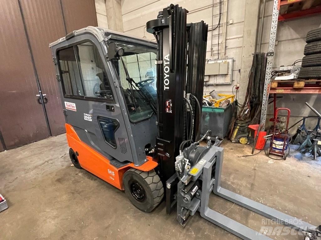 Toyota 8FBMT25 Electric Forklifts
