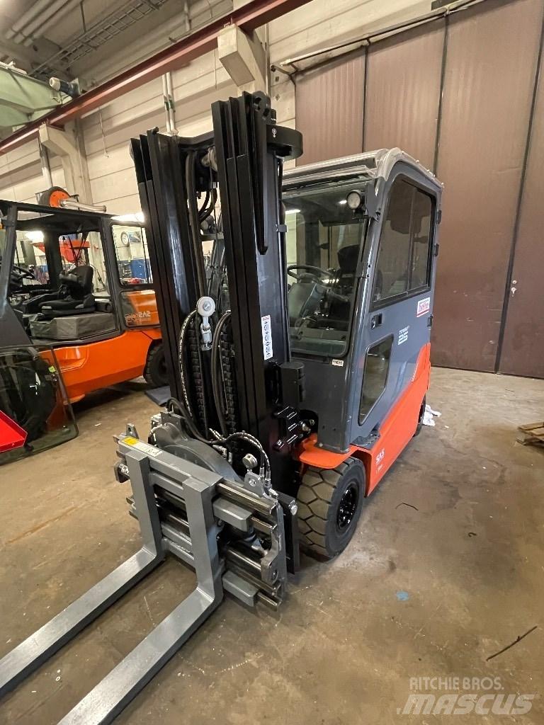 Toyota 8FBMT25 Electric Forklifts