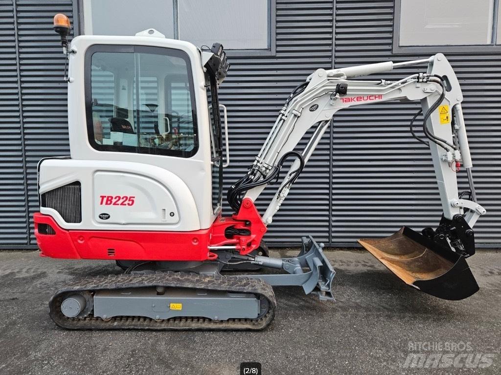 Takeuchi TB 225 Mini Excavators <7t (Mini Diggers)