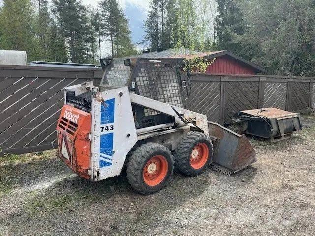 Bobcat 743 Skid Steer Loaders