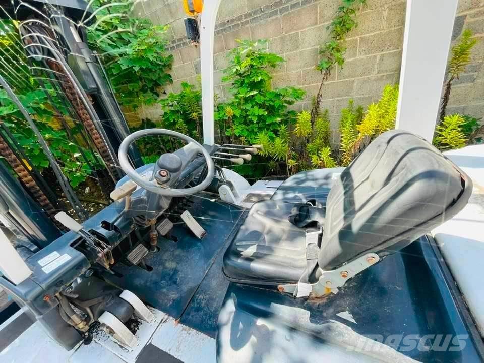 TCM FD100Z8 Diesel Forklifts
