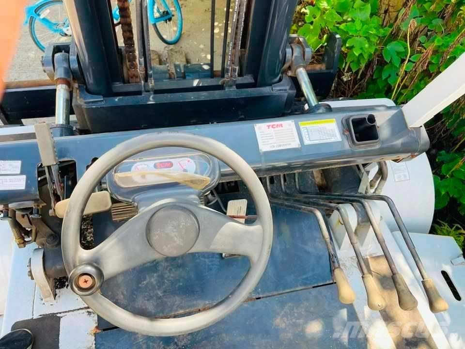 TCM FD100Z8 Diesel Forklifts