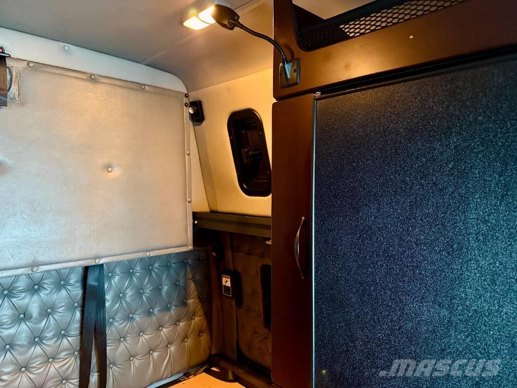 Western Star 4900 Conventional Trucks / Tractor Trucks
