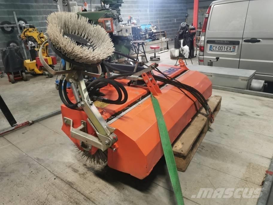 Tuchel Simplex 135HD Sweepers