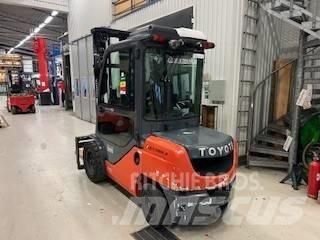 Toyota 02-8 FDJF 35 Diesel Forklifts