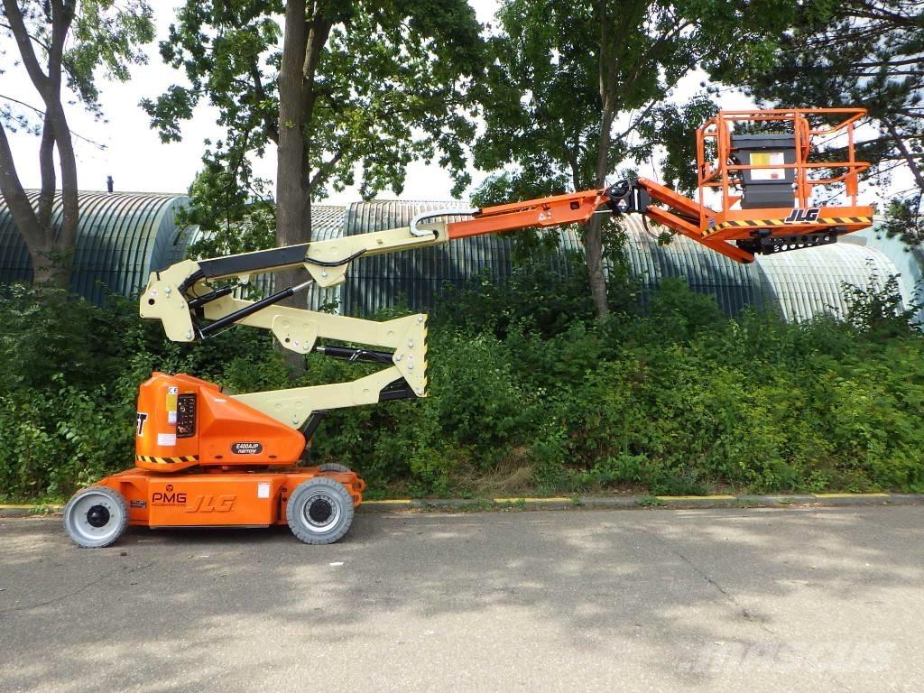 JLG E400AJPN Articulated boom lifts