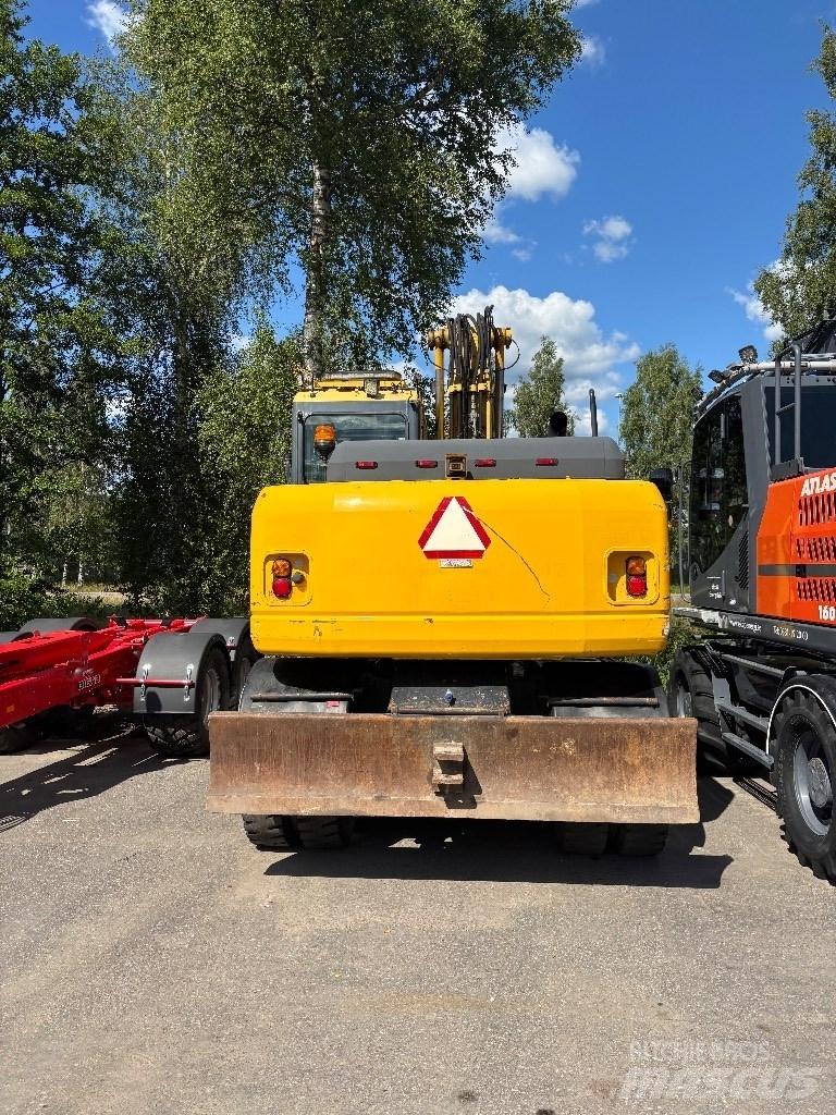 Komatsu PW 140-7 Wheeled excavators