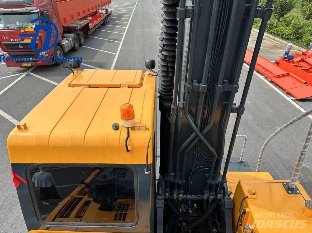 Hyundai 210W-9 Wheeled Excavators