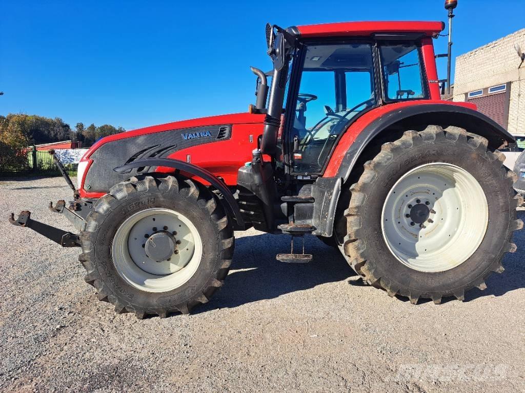Valtra T 163 EV Tractors