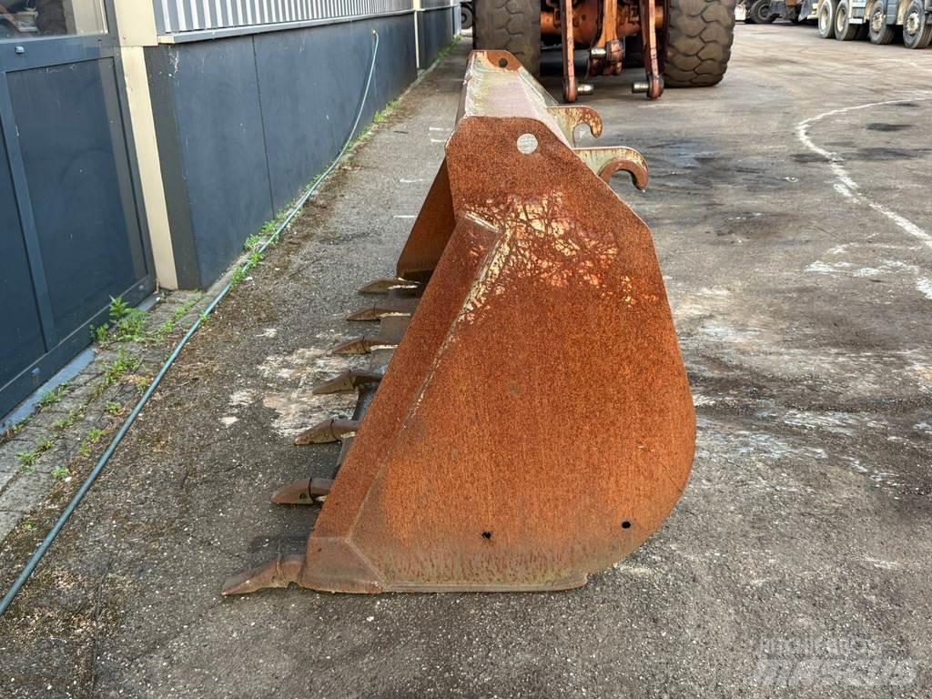  Onbekend WG-2400 Buckets