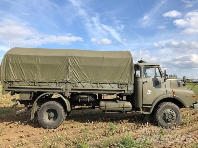 MAN 11-136 4T 4x4 Box trucks
