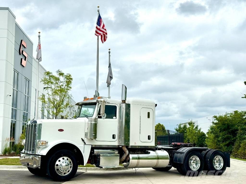 Peterbilt 388 Conventional Trucks / Tractor Trucks
