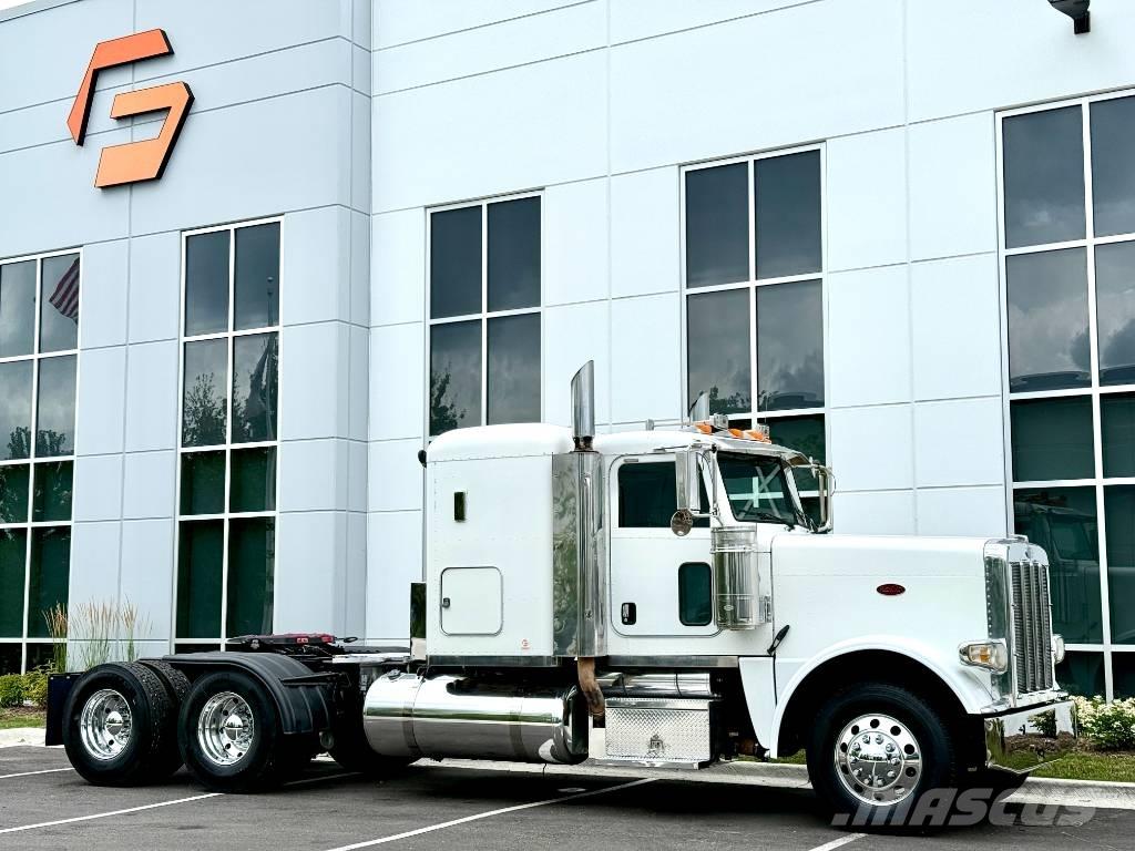 Peterbilt 388 Conventional Trucks / Tractor Trucks