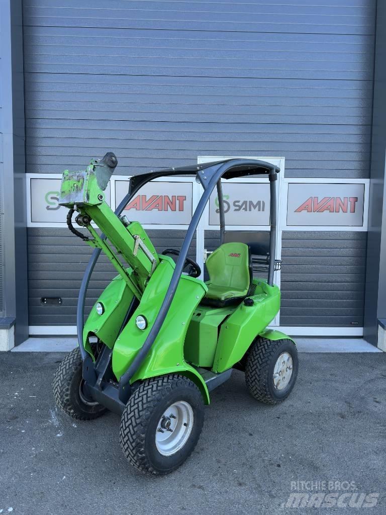 Avant 220 Skid Steer Loaders
