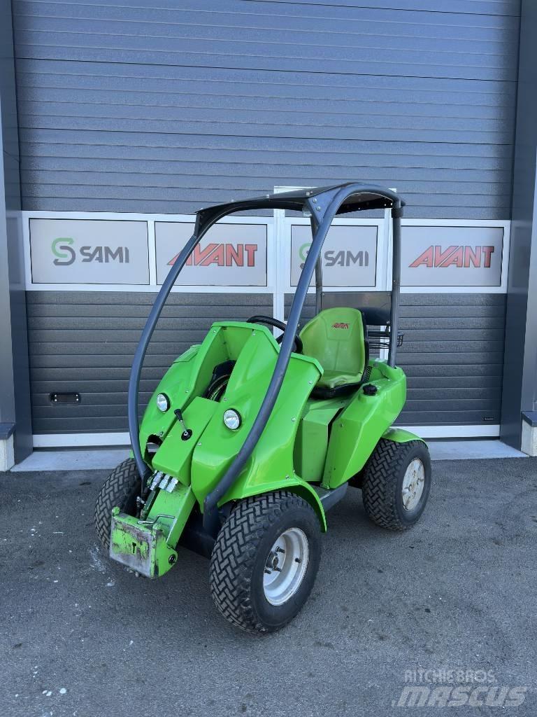 Avant 220 Skid Steer Loaders