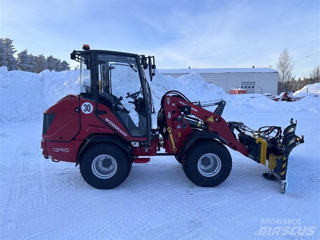 Weidemann 1390 Skid Steer Loaders