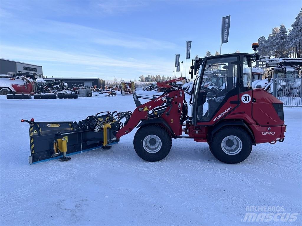 Weidemann 1390 Skid Steer Loaders