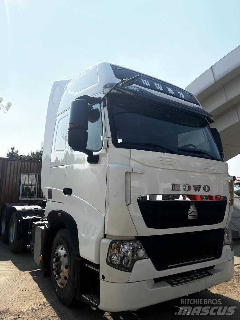Sinotruk T7H Conventional Trucks / Tractor Trucks