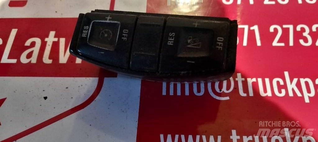 Scania R 440.   1870912 Cabins and interior